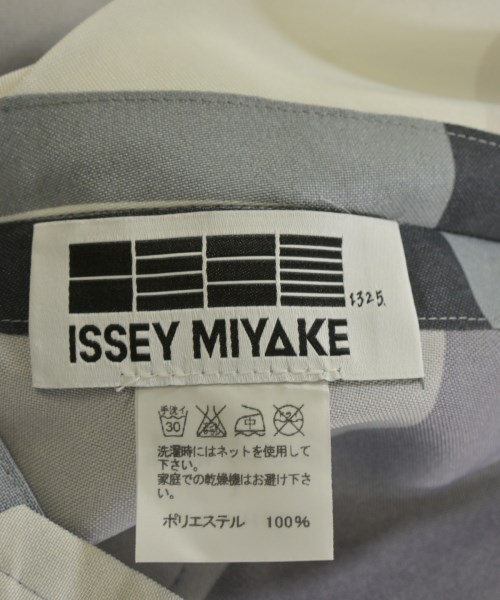 ISSEY MIYAKE（イッセイミヤケ）オールインワン/サロペット グレー サイズ:3(M位) レディース/2200679058137