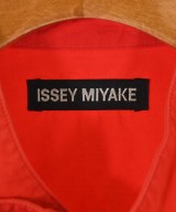 ISSEY MIYAKE（イッセイミヤケ）カジュアルシャツ 赤 サイズ:1(S位) メンズ/2200679831044