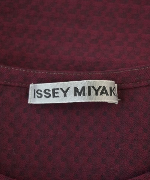 ISSEY MIYAKE（イッセイミヤケ）Tシャツ・カットソー 赤 サイズ:2(M位) レディース/2200688465094