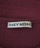ISSEY MIYAKE（イッセイミヤケ）Tシャツ・カットソー 赤 サイズ:2(M位) レディース/2200688465094