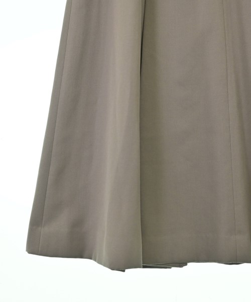 ISSEY MIYAKE（イッセイミヤケ）その他 カーキ サイズ:9(M位) レディース/2200694064014
