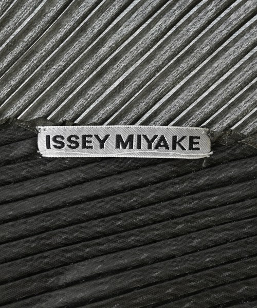 ISSEY MIYAKE（イッセイミヤケ）ストール グレー サイズ:- レディース/2200693880035