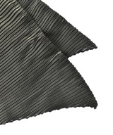 ISSEY MIYAKE（イッセイミヤケ）ストール グレー サイズ:- レディース/2200693880035