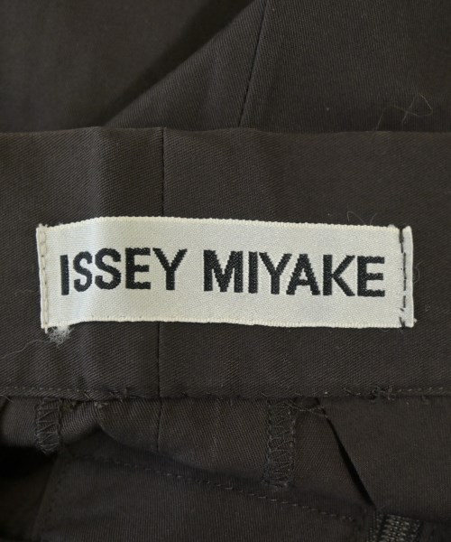 ISSEY MIYAKE（イッセイミヤケ）スラックス 茶 サイズ:M レディース/2200694849031