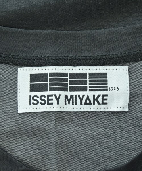 ISSEY MIYAKE（イッセイミヤケ）Tシャツ・カットソー 黒 サイズ:2(M位) レディース/2200695356095