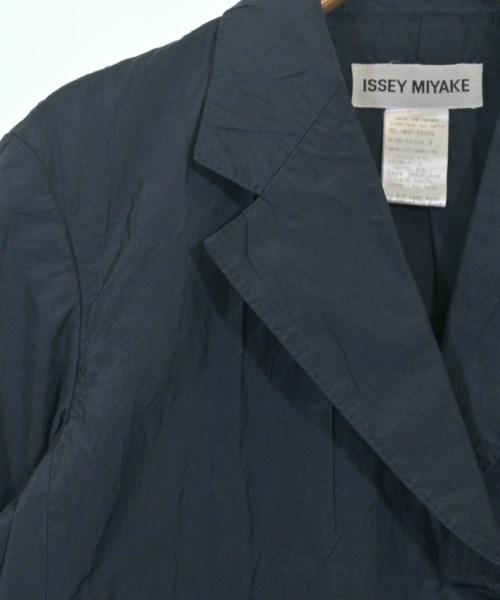 ISSEY MIYAKE（イッセイミヤケ）カジュアルジャケット 紺 サイズ:S レディース/2200698266087