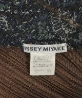 ISSEY MIYAKE（イッセイミヤケ）カジュアルシャツ 茶 サイズ:2(M位) レディース/2200698886087