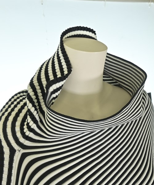 ISSEY MIYAKE（イッセイミヤケ）ニット・セーター 黒 サイズ:2(M位) レディース/2200655484257