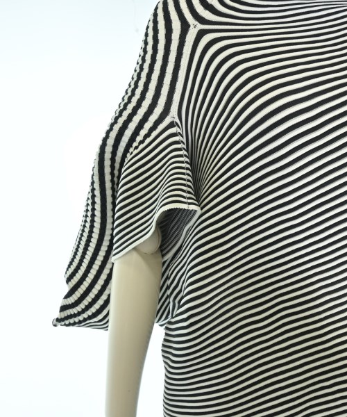 ISSEY MIYAKE（イッセイミヤケ）ニット・セーター 黒 サイズ:2(M位) レディース/2200655484257