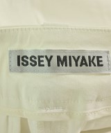 ISSEY MIYAKE（イッセイミヤケ）その他 白 サイズ:2(M位) レディース/2200658278020