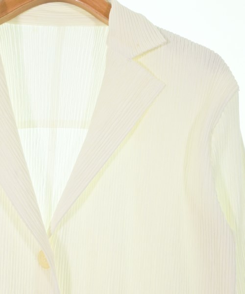 ISSEY MIYAKE（イッセイミヤケ）ジャケット 白 サイズ:2(M位) レディース/2200659703095