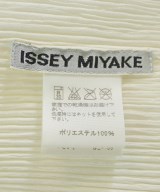 ISSEY MIYAKE（イッセイミヤケ）ジャケット 白 サイズ:2(M位) レディース/2200659703095