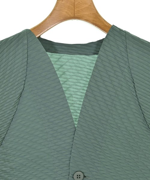 ISSEY MIYAKE（イッセイミヤケ）ノーカラージャケット 緑 サイズ:2(M位) レディース/2200653812526