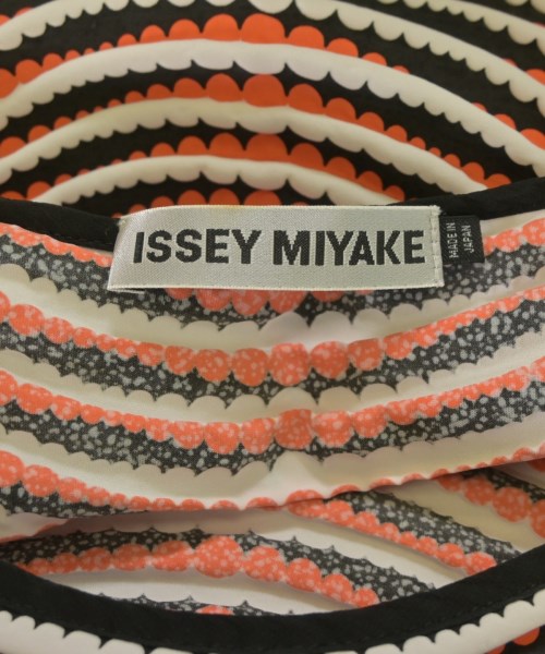 ISSEY MIYAKE（イッセイミヤケ）ワンピース オレンジ サイズ:2(M位) レディース/2200653812564