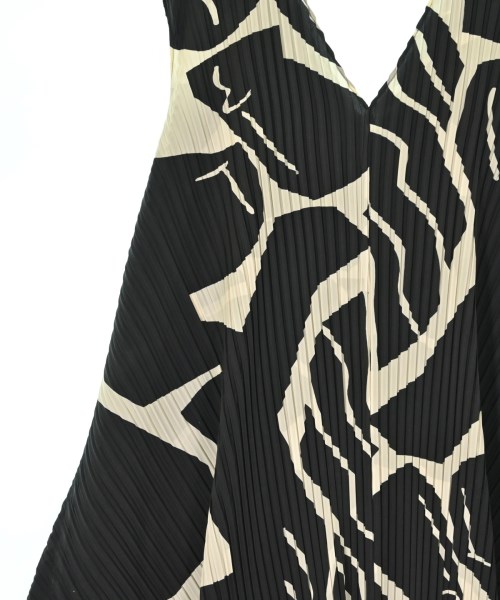 ISSEY MIYAKE（イッセイミヤケ）ワンピース 黒 サイズ:2(M位) レディース/2200653812892