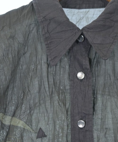 ISSEY MIYAKE（イッセイミヤケ）カジュアルシャツ カーキ サイズ:2(M位) レディース/2200660441016