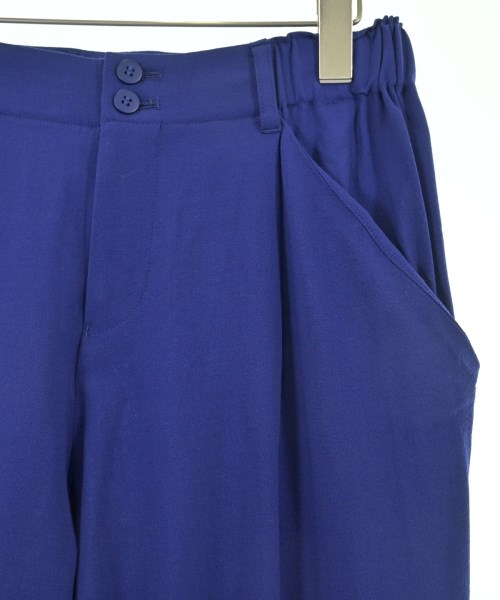 ISSEY MIYAKE（イッセイミヤケ）クロップドパンツ 青 サイズ:2(M位) レディース/2200661510513