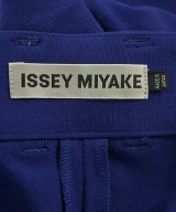 ISSEY MIYAKE（イッセイミヤケ）クロップドパンツ 青 サイズ:2(M位) レディース/2200661510513