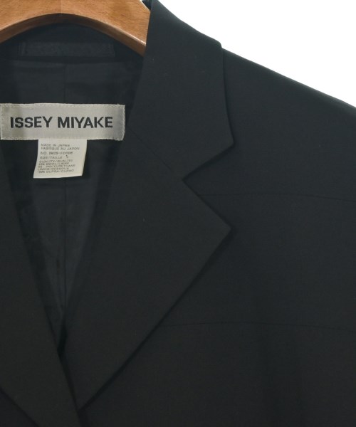 ISSEY MIYAKE（イッセイミヤケ）カジュアルジャケット 黒 サイズ:3(L位) レディース/2200661879092