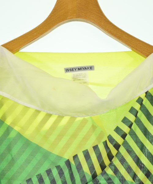 ISSEY MIYAKE（イッセイミヤケ）カジュアルシャツ 黄 サイズ:2(M位) レディース/2200708341346