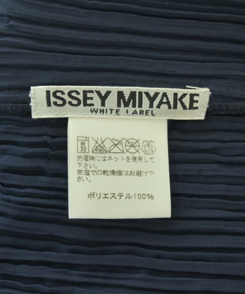 ISSEY MIYAKE（イッセイミヤケ）カジュアルジャケット 紺 サイズ:3(L位) レディース/2200711160156