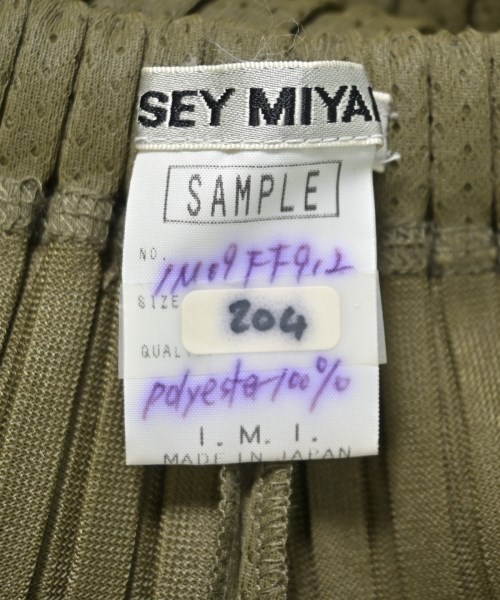 ISSEY MIYAKE（イッセイミヤケ）その他 カーキ サイズ:-(S位) レディース/2200711160170