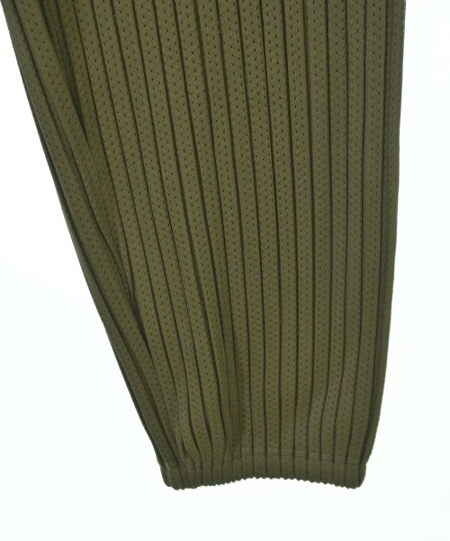ISSEY MIYAKE（イッセイミヤケ）その他 カーキ サイズ:-(S位) レディース/2200711160170