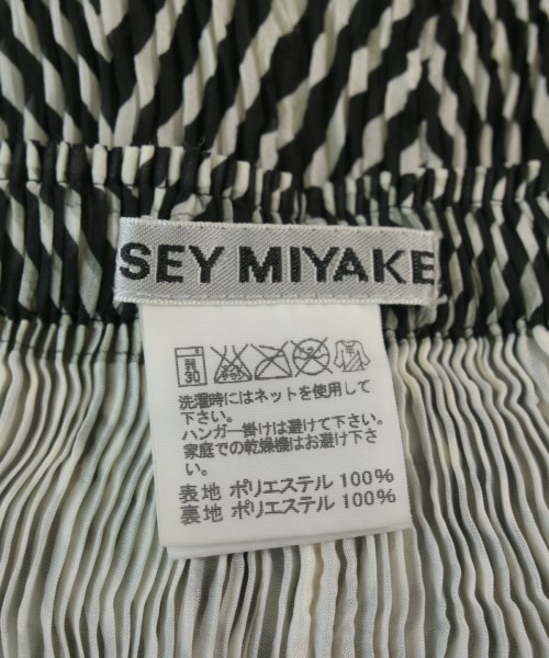 ISSEY MIYAKE（イッセイミヤケ）ひざ丈スカート 黒 サイズ:2(M位) レディース/2200713811070