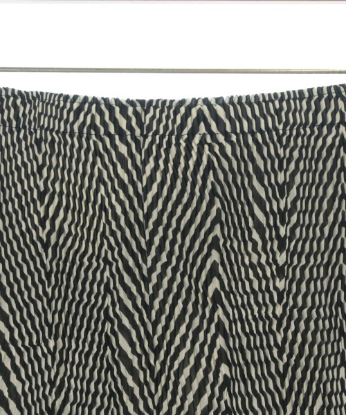 ISSEY MIYAKE（イッセイミヤケ）ひざ丈スカート 黒 サイズ:2(M位) レディース/2200713811070