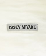 ISSEY MIYAKE（イッセイミヤケ）カジュアルシャツ 白 サイズ:2(M位) レディース/2200716453154