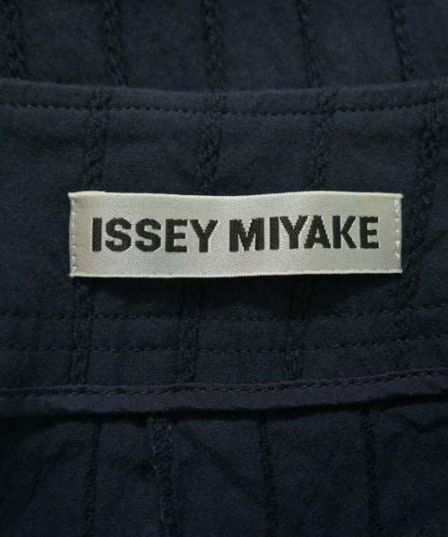 ISSEY MIYAKE（イッセイミヤケ）ひざ丈スカート 紺 サイズ:2(M位) レディース/2200718172244