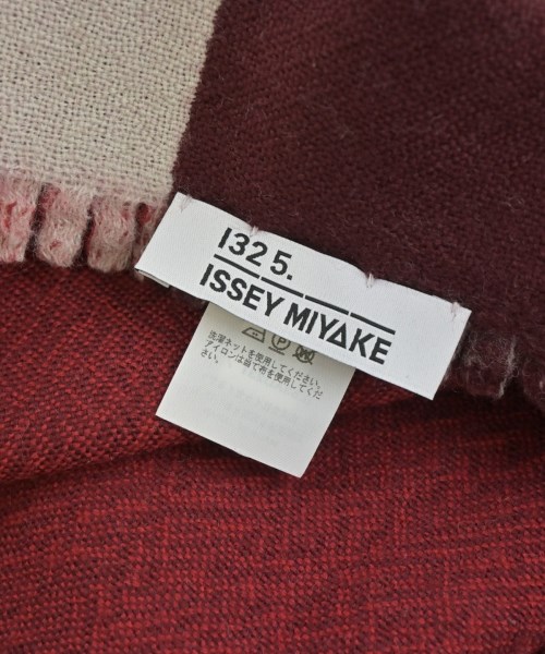 ISSEY MIYAKE（イッセイミヤケ）マフラー 赤 サイズ:- メンズ/2200718927066