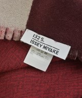 ISSEY MIYAKE（イッセイミヤケ）マフラー 赤 サイズ:- メンズ/2200718927066