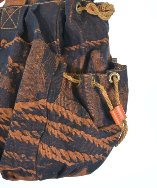 ISSEY MIYAKE（イッセイミヤケ）トートバッグ オレンジ サイズ:- レディース/2200645773019