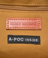 ISSEY MIYAKE（イッセイミヤケ）トートバッグ オレンジ サイズ:- レディース/2200645773019
