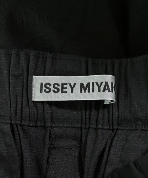 ISSEY MIYAKE（イッセイミヤケ）スラックス 黒 サイズ:4(XL位) メンズ/2200650543188
