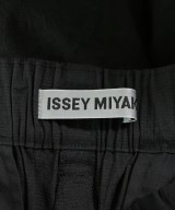 ISSEY MIYAKE（イッセイミヤケ）スラックス 黒 サイズ:4(XL位) メンズ/2200650543188