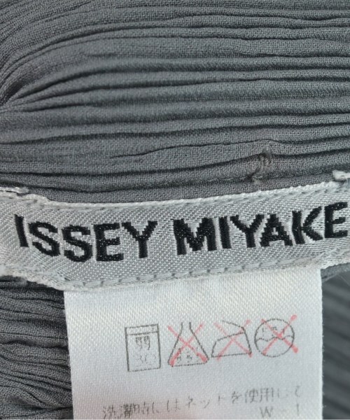 ISSEY MIYAKE（イッセイミヤケ）カジュアルシャツ グレー サイズ:M レディース/2200651763028