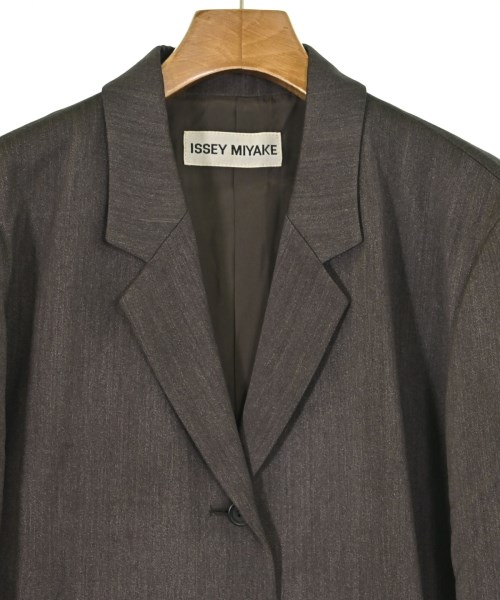 ISSEY MIYAKE（イッセイミヤケ）カジュアルジャケット 茶 サイズ:M レディース/2200651866019