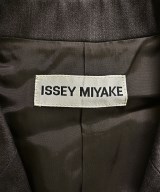 ISSEY MIYAKE（イッセイミヤケ）カジュアルジャケット 茶 サイズ:M レディース/2200651866019