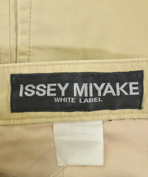 ISSEY MIYAKE（イッセイミヤケ）チノパン ベージュ サイズ:2(M位) メンズ/2200646385235