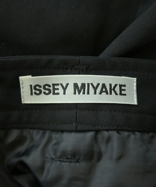 ISSEY MIYAKE（イッセイミヤケ）ひざ丈スカート 紺 サイズ:1(S位) レディース/2200703501141