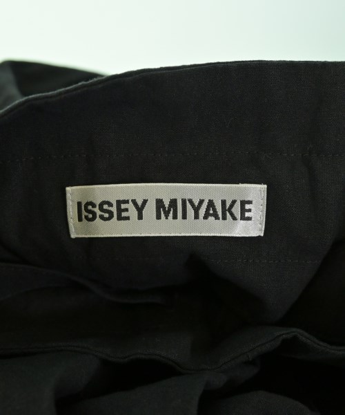 ISSEY MIYAKE（イッセイミヤケ）オールインワン/サロペット 黒 サイズ:2(M位) レディース/2200706087017