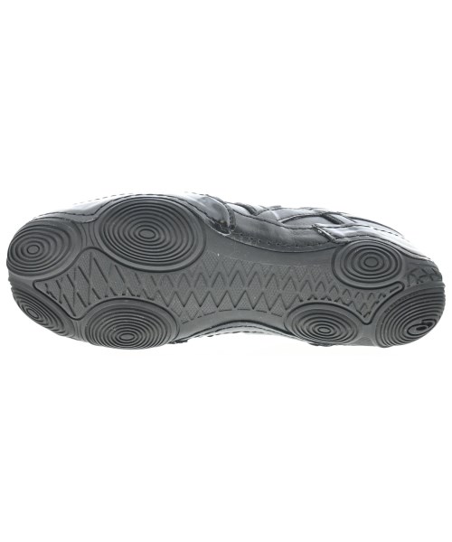 ISSEY MIYAKE（イッセイミヤケ）スニーカー 黒 サイズ:24.5cm レディース/2200707268033