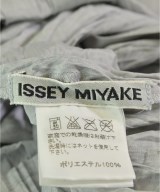 ISSEY MIYAKE（イッセイミヤケ）カジュアルシャツ グレー サイズ:2(M位) レディース/2200707360058