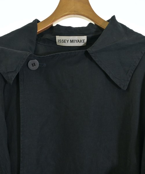 ISSEY MIYAKE（イッセイミヤケ）コート 紺 サイズ:2(M位) レディース/2200708104156