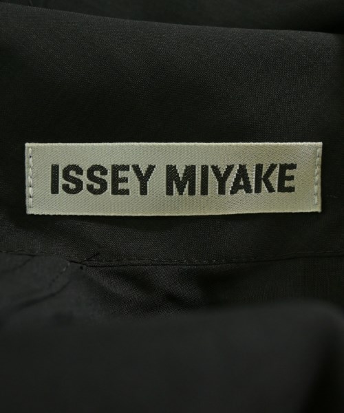 ISSEY MIYAKE（イッセイミヤケ）カジュアルシャツ 黒 サイズ:2(M位) レディース/2200709980094
