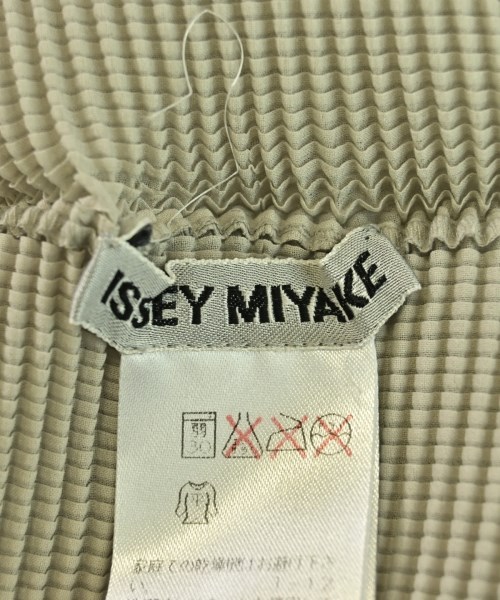 ISSEY MIYAKE（イッセイミヤケ）ブラウス ベージュ サイズ:M レディース/2200659977014