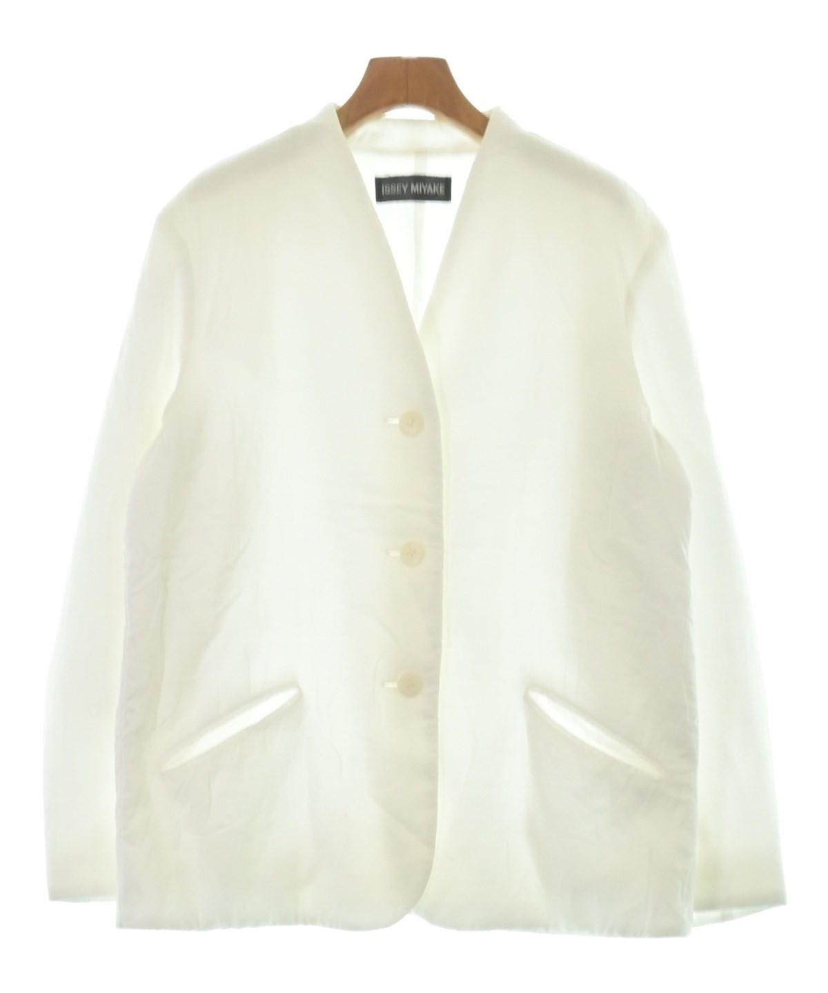 59 イッセイミヤケ　HaaT　サマー　ノーカラー　ジャケット　白 ISSEY MIYAKE（イッセイミヤケ）ノーカラージャケット 白 サイズ:3(L位
