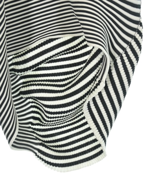 ISSEY MIYAKE（イッセイミヤケ）ニット・セーター 黒 サイズ:2(M位) レディース/2200661679265